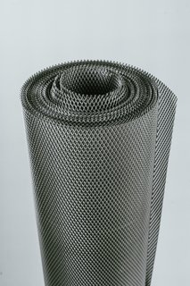 Chapa Expandida de Fierro Negro de 5x10mm. - 1mm. esp. - 1m. alt.