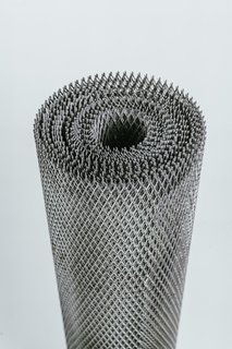 Chapa Expandida de Fierro Negro de 8x20mm. - 0,8mm. esp. - 1m. alt.